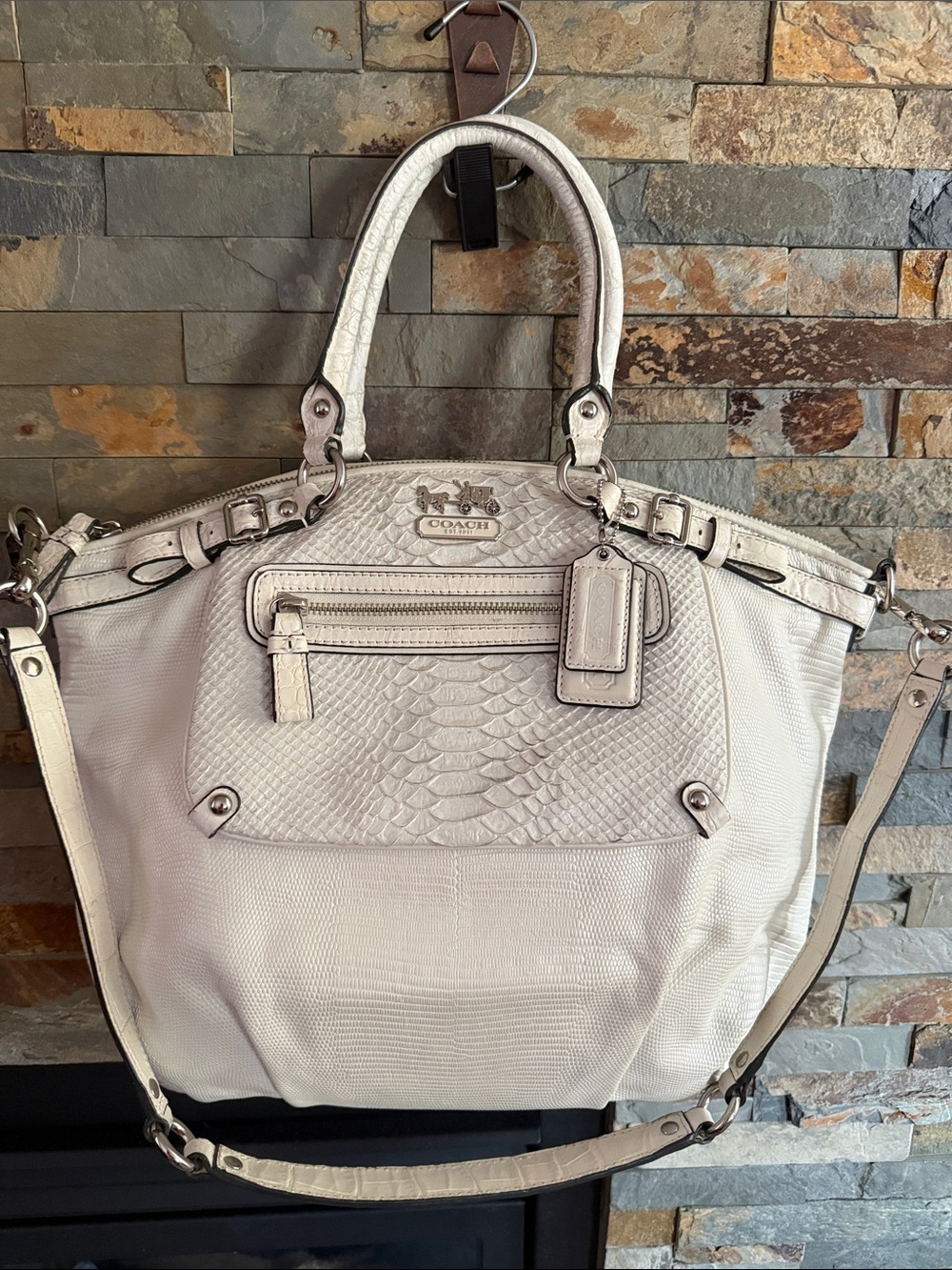 Vintage Coach Madison embossed Cream-White Textured Leather bag